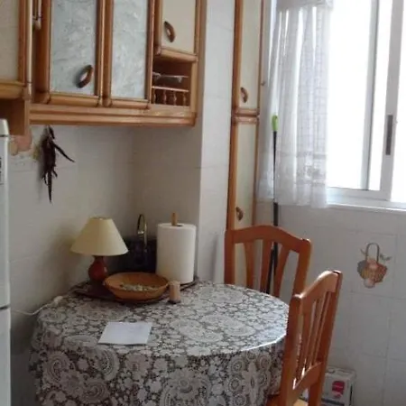 30-1- комната в квартире для 1 до 2 человек, Alicante